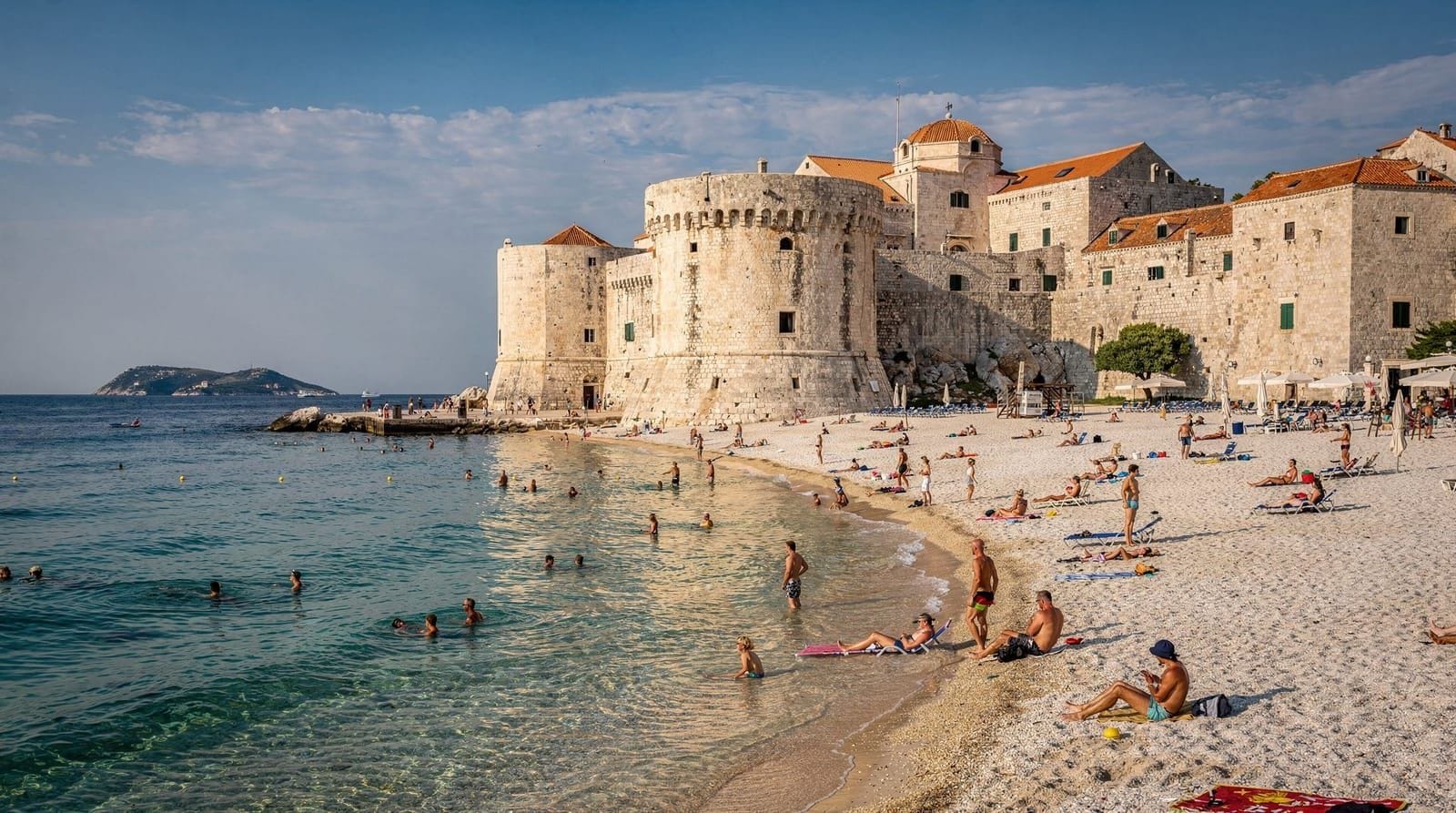 Die besten Strände nahe Dubrovnik – Jenseits der Altstadtmauern — Dubrovniks beste Strände in der Stadt und Umgebung – Banje, Sveti Jakov, Lokrum,