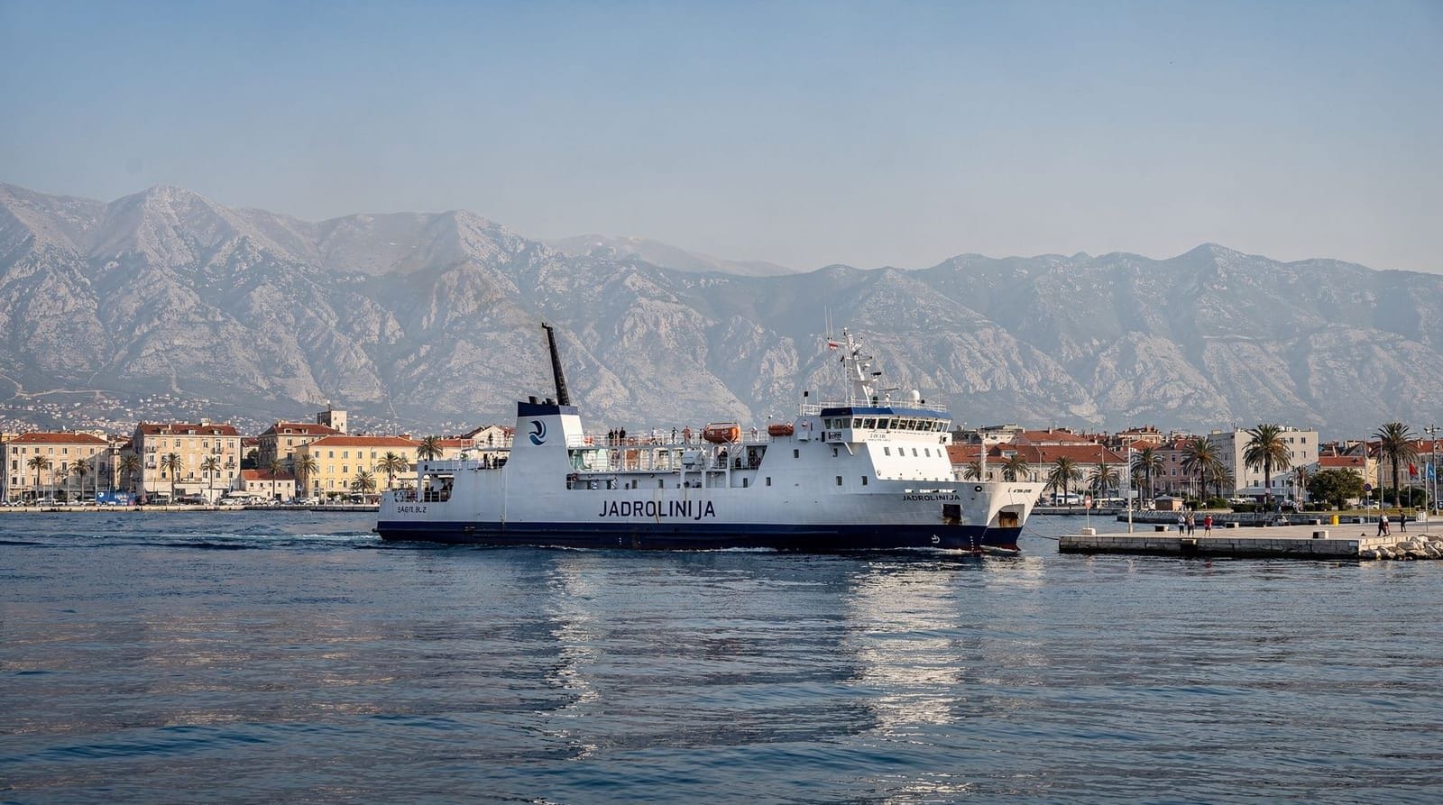 Die besten Inseln nahe Split – Tagesausflüge und Übernachtungsoptionen per Fähre — Beste Inseln nahe Split – Hvar, Brač, Vis, Šolta und Pakleni – mit Fährzeiten, e