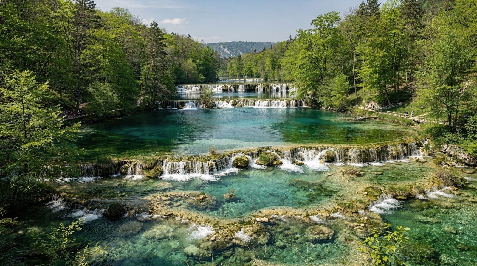 Tagesausflüge von Zadar: Plitvice, Krka, Kornaten und Nationalparks — Die besten Tagesausflüge von Zadar: Plitvicer Seen (1,5 Std.), Krka (1 Std.), Ko