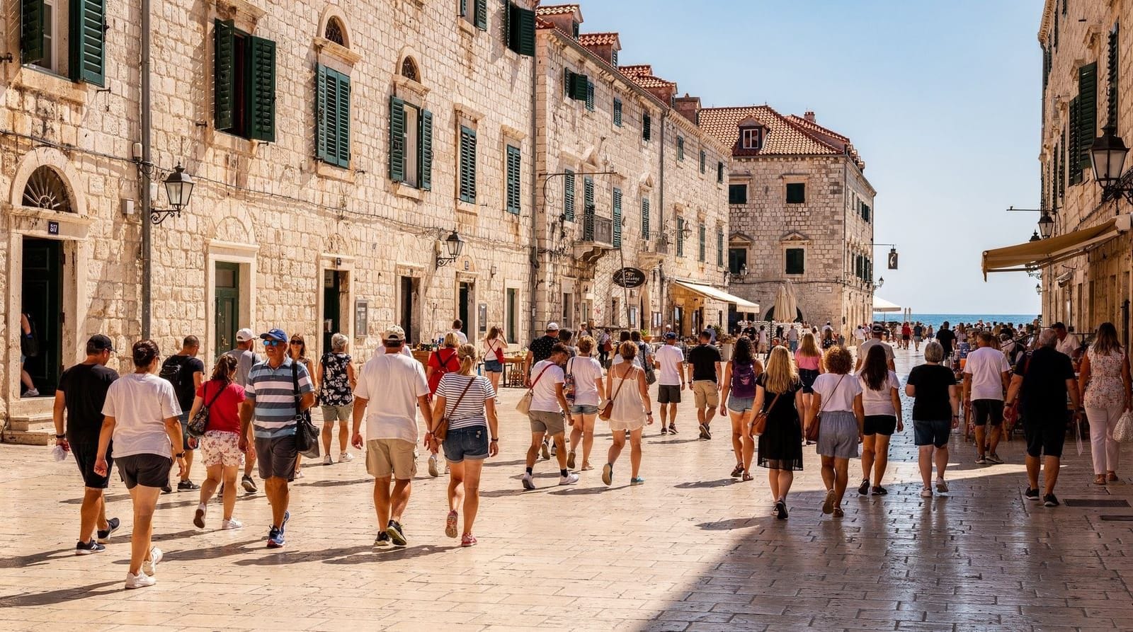 Ehrlicher Kroatien-Ratgeber: Was Reiseprospekte Ihnen verschweigen — Kroatien-Wahrheiten, die die meisten Reiseführer auslassen: Menschenmassen, Prei