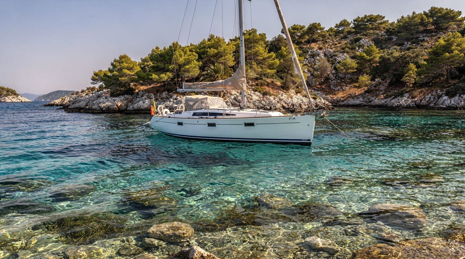 Segelwoche ab Split: 7-Tage-Rundreise-Reiseplan — 7-Tage-Segelplan ab Split als Rundreise: Hvar, Vis, Korčula und Brač – mit Marin